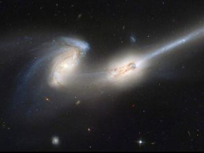 Dos galaxias cercanas a una colisión, tomadas por el telescopio Hubble, en 2002.