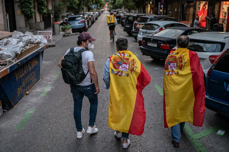 Los tres últimos manifestantes de las caceroladas de Núñez Cacerolada en los balcones tras ser detenido un hombre
