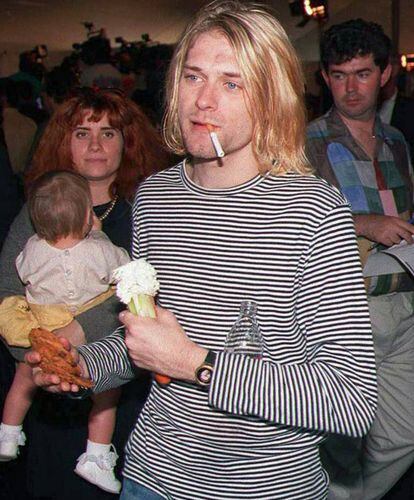 <strong>Cuándo.</strong> El líder de Nirvana hubiera cumplido 50 años el 20 de febrero. Falleció en 1994.
<strong>Cómo llevaba cumplir años.</strong> "Pienso que la vida solo dura hasta los 27 y la juventud junto con la vida también", dijo antes de suicidarse precisamente a los 27 años.