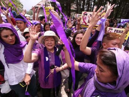 Partidarias de la ley de salud reproductiva festejan el fallo este martes.