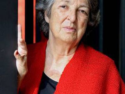 Foto de archivo (07/11/09) de la editora y escritora Esther Tusquets, quien ha fallecido hoy a los 75 años en Barcelona.