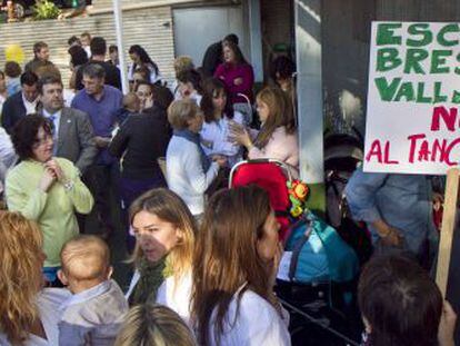 Protestas contra el cierre de la guarder&iacute;a del hospital del Vall d&acute;Hebron.