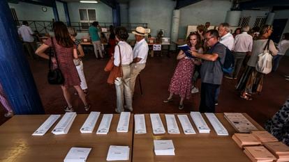 Ambiente en un colegio electoral en las elecciones generales del pasado 23-J.