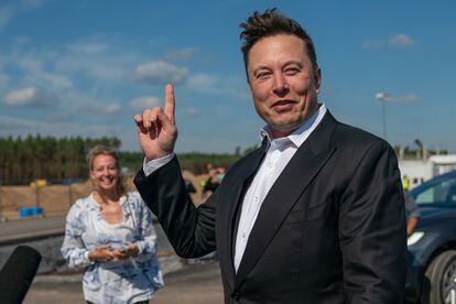 Elon Musk visits the construction site of the Tesla Giga Factory in Germany in 2020.
