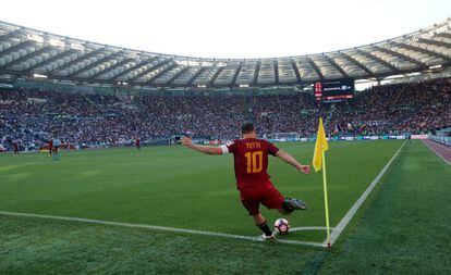 Francesco Totti durante su último partido con la camiseta giallorossa. 