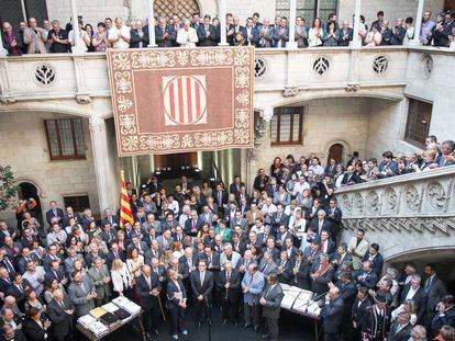 Alcaldes independentistas en el acto de 2014 con Artur Mas.