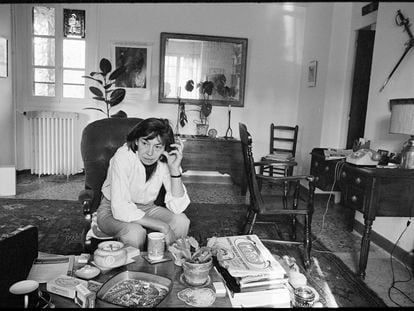 La escritora Patricia Highsmith, en su casa de la localidad francesa de Montcourt-Fromonville en 1976.