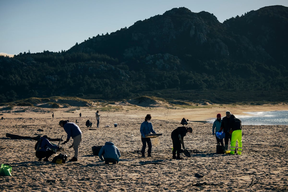 Cronología del vertido de ‘pellets’: de la pérdida de contenedores en Portugal a la emergencia en la costa norte de España