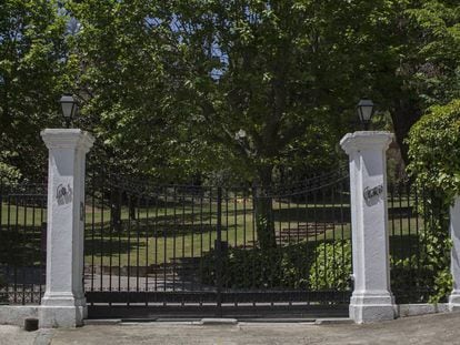 Entrada a la finca de Ca l&rsquo;Isard, de Matar&oacute;, aunque la familia de Mu&ntilde;oz Ramonet siempre la ha llamado Los Cedros.