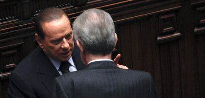 Silvio Berlusconi y Mario Monti, en la c&aacute;mara de los Diputados.