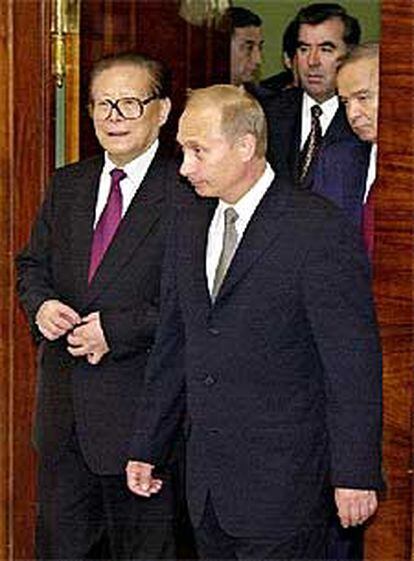 Putin y Jiang Zemin, el pasado julio en San Petersburgo