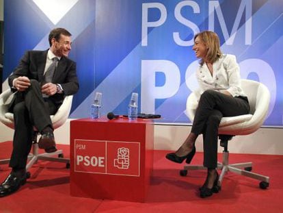 Reunión de Carmen Chacón, con los delegados del PSM liderados por Tomás Gómez.