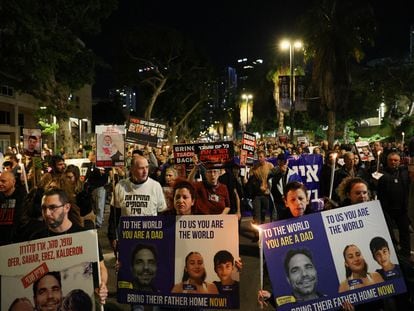 Protestas durante la pasada noche en Tel Aviv por la muerte de los tres rehenes.