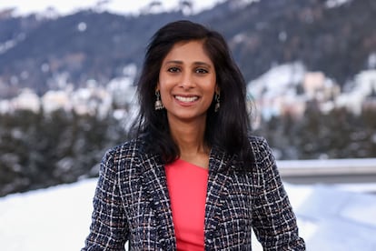 Gita Gopinath, primera subdirectora gerente del Fondo Monetario Internacional, en Davos (Suiza), el 18 de enero de 2023.