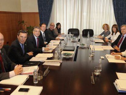 Última reunión del Consejo Vasco de Finanzas, celebrada el pasado 23 de octubre, tras la victoria electoral del PNV y con el Gobierno socialista ya en funciones.