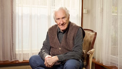 El filósofo Alain Badiou el pasado mes de marzo en su casa de París.