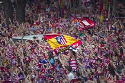 La afición colchonera en Neptuno.