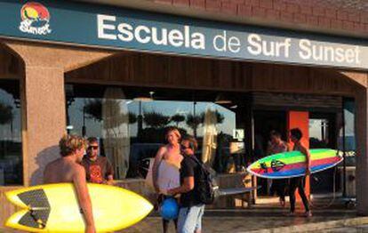 Escuela de surf Sunset, en Somo.