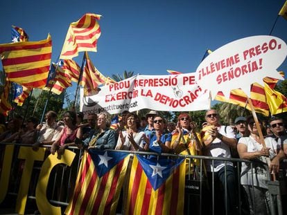 Decenas de independentistas catalanes.