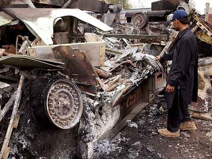 La insurgencia afgana destruye en Pakistán un convoy de vehículos para la OTAN