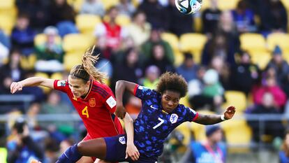 Paredes salta con la holandesa Beerensteyn, en el duelo de cuartos del pasado Mundial de Australia y Nueva Zelanda.