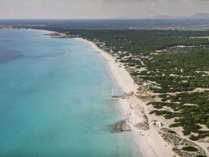 Vista a&eacute;rea de la playa de Es Trenc Mallorca.