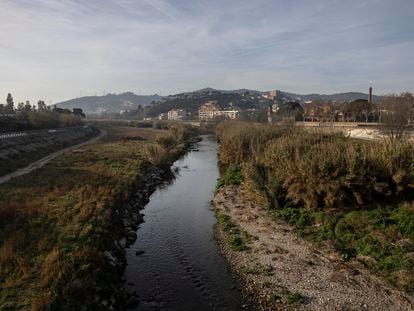 El agua del río Besòs, uno de los dos que flanquean Barcelona, comenzará a aprovecharse con la construcción de plantas para regenerar y potabilizar su agua.