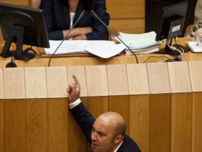 El exdiputado Lage Tu&ntilde;as, en una de sus &uacute;ltimas intervenciones en el Parlamento de Galicia.