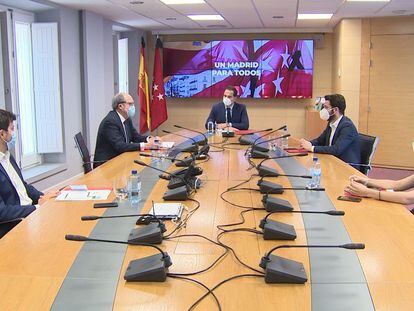 Ignacio Aguado, junto a los portavoces de PSOE, Más Madrid, Cs y Unidas Podemos en la sede de la vicepresidencia de la Comunidad el pasado mes de junio.