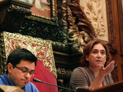 La alcaldesa de Barcelona, Ada Colau, y el primer teniente alcalde, Gerardo Pisarello.