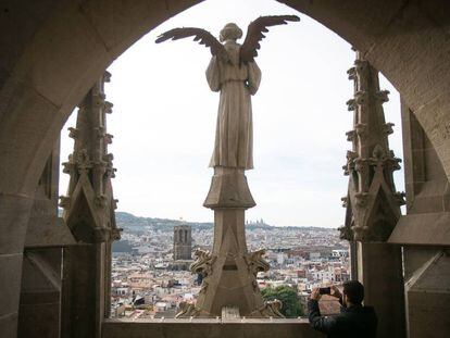 Vista de Barcelona des de la base del cimbori de la catedral.