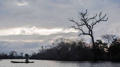 'Ribeirinho' en el lago muerto de Belo Monte.