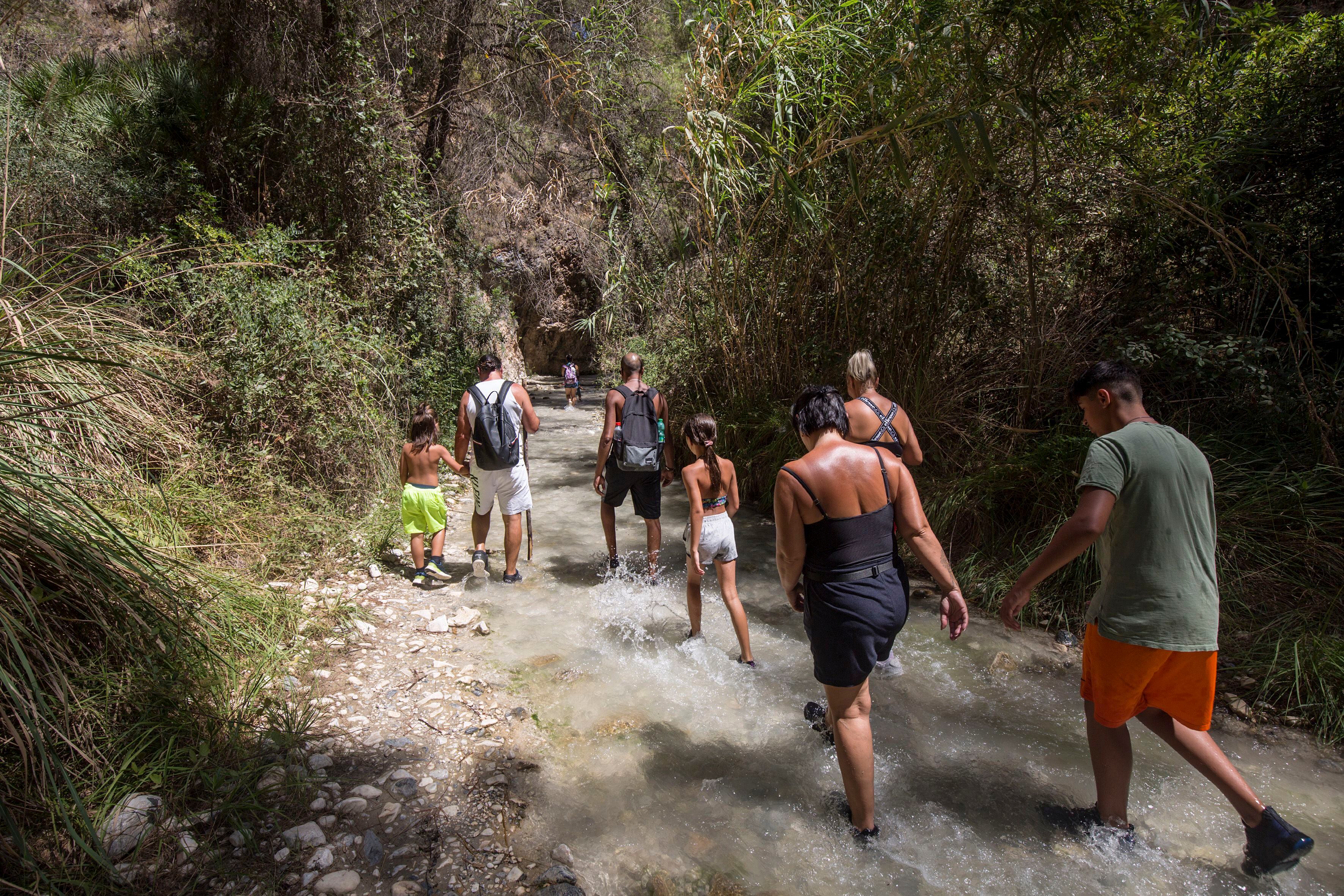 El río Chíllar es un destino de turismo rural masificado durante la época estival.