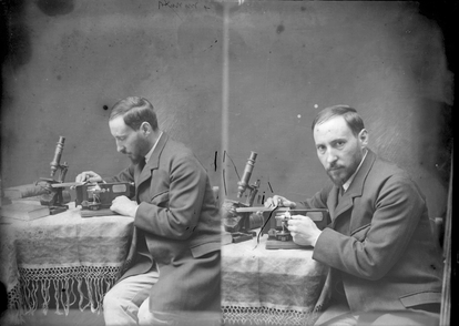 Autorretrato de Santiago Ramón y Cajal, alrededor de 1885, cuando tenía 32 años.