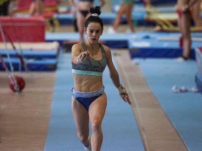 Ana Pérez, durante un entrenamiento del equipo español de gimnasia en el Centro de Alto Rendimiento (CAR) de Madrid.