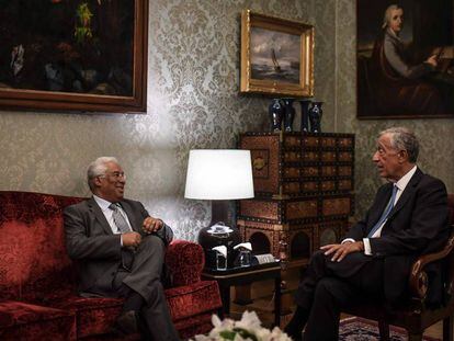 Desde la izquierda, el socialista António Costa y el presidente del país Marcelo Rebelo de Sousa, en el palacio de Belém.