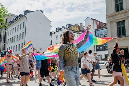 Protesta por el centro de Oslo por el ataque contra un bar LGBTI.