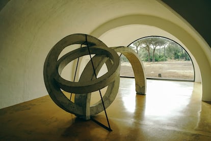 Nedolžnost živali (2013), Adrián Villar Rojas.