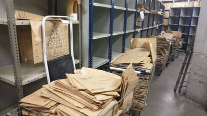 Las historias clínicas archivadas fuera de sitio debido al problema con el techo del archivo.