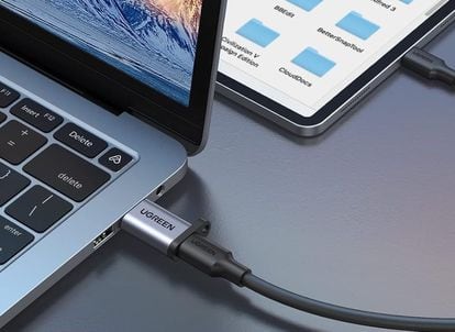 Comprar un adaptador a USB-C permite aprovechar la inversión ya hecha en ordenadores, dispositivos móviles, cables y cargadores con el viejo conector USB-A.