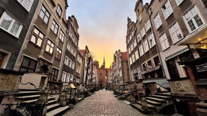 Ulica Mariacka, una de las pintorescas calles del casco histórico de Gdansk (Polonia).