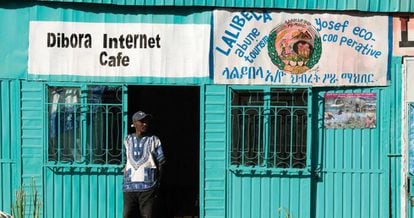 Un cíber café en Lalibela, Etiopía.