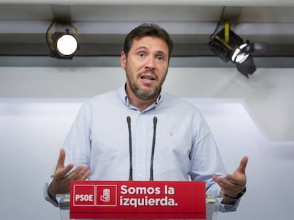 El portavoz del PSOE, &Oacute;scar Puente, durante la rueda de prensa posterior a la reuni&oacute;n de la Comisi&oacute;n Ejecutiva Federal del PSOE