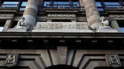 La fachada del Banco de México en el centro histórico de la capital.