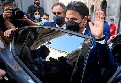 Giuseppe Conte tras ofrecer una rueda de prensa en Roma el lunes.