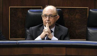 El ministro de Hacienda, Crist&oacute;bal Montoro, en el Congreso.