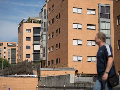 Urbanizaciones con piscina, garajes y trasteros en Sanchinarro, en Madrid. 