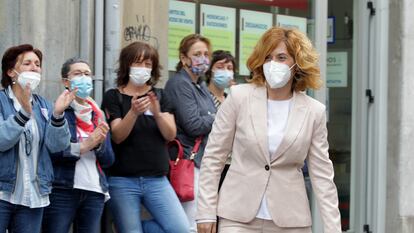 Irene Costumero abandona en junio de 2020 la Audiencia de Bizkaia tras una vista del juicio contra cuatro funcionarios de la Diputación por quitarle la custodia de su hija menor.