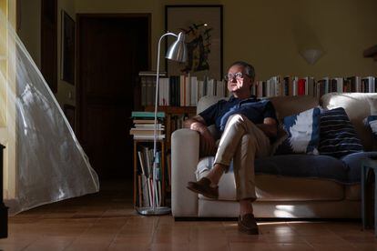 Josep Pomar, médico mallorquín y exdirector general del Servicio de Salud balear, descendiente de judíos conversos, en su casa de Mallorca el 17 de octubre.