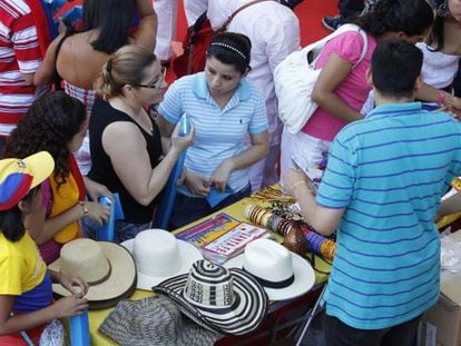 Fiesta de la comunidad colombiana en la plaza de toros de Leganes (Madrid).